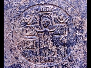 The altar in Teampall Caomh�n