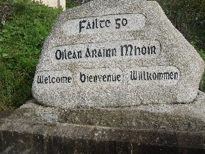 �rainn Mh�ir - stone at the harbour 